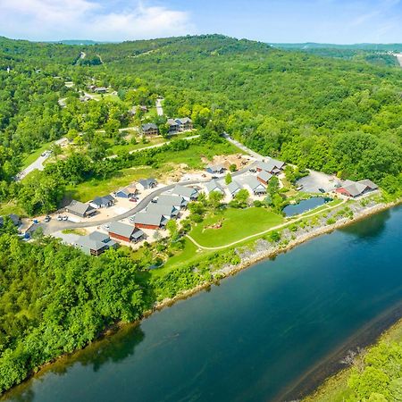 New Ozark Oasis Luxe Cabin Retreat With Hot Tub Hollister Luaran gambar