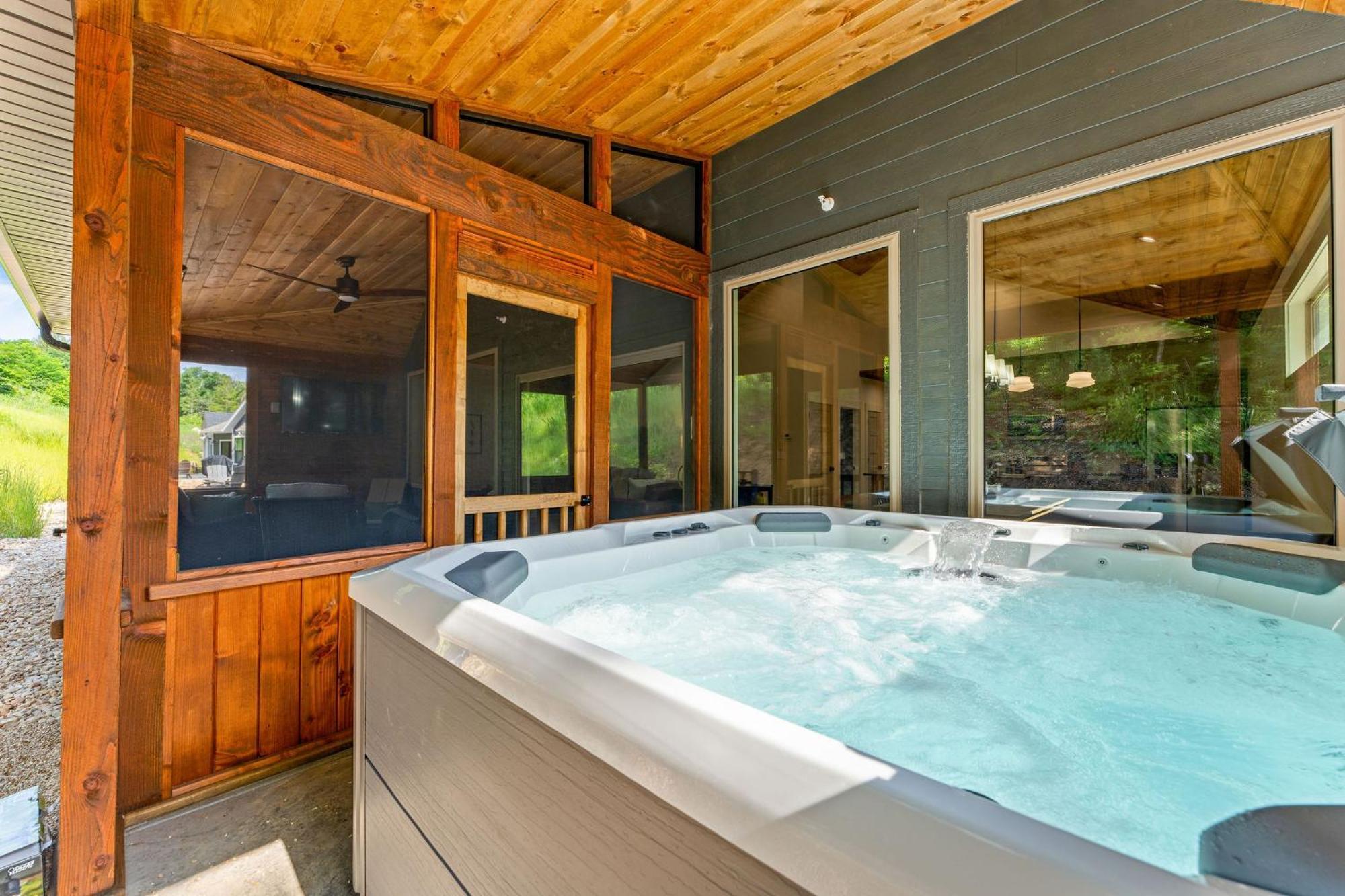 New Ozark Oasis Luxe Cabin Retreat With Hot Tub Hollister Luaran gambar